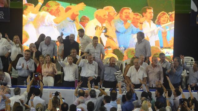 la pelota de la unidad, en los pies de massa