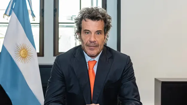 El Gobierno desplazó a Paul Starc.