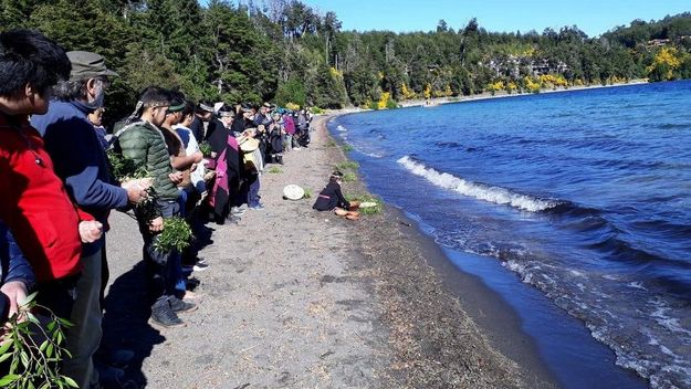 Patagonia: por qué el intendente Murer no logra desalojar el camping mapuche de Villa La Angostura