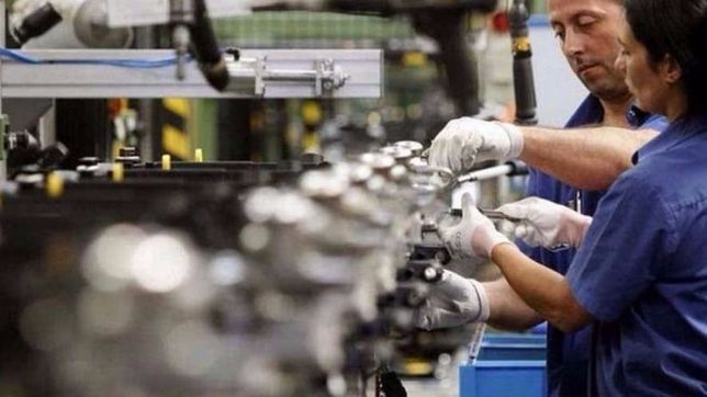 las pymes critican la reforma laboral: ?es pegarse un tiro en los pies?