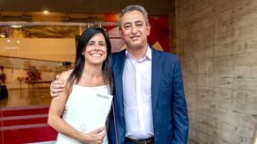 Pablo Javkin con Carolina Labayru: el reemplazante de la concejala será Vanesa Di Bene.