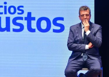 Pasar el verano, el plan de Massa para domar la inflación y tener 2023