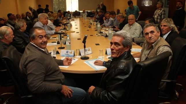 el gobierno enfrenta al sindicalismo unido en el consejo del salario