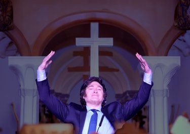 Javier Milei en un templo evangélico de San Juan