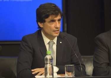 Lacunza confirmó que sostendrá el programa de ajuste fiscal del FMI