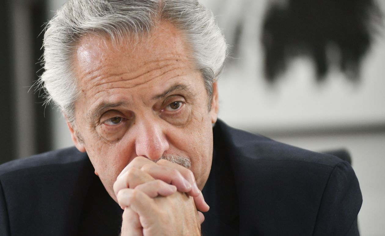 El expresidente Alberto Fernández fue imputado en la investigación sobre la intermediación en la contratación de seguros.