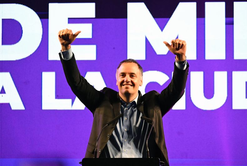 Manuel Adorni cierra la campaña porteña de LLA.