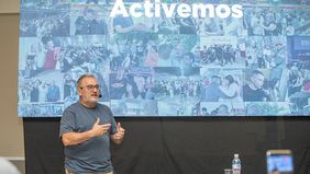 Marcelo Lewandowski en el lazamiento de su espacio del peronismo de Santa Fe llamado Activemos.
