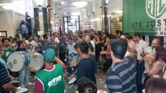 Letra P | acampe en justicia