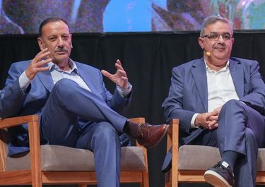 Ricardo Quintela junto a su par Raúl Jalil, uno de los gobernadores peronistas más cercanos a la Casa Rosada.&nbsp;