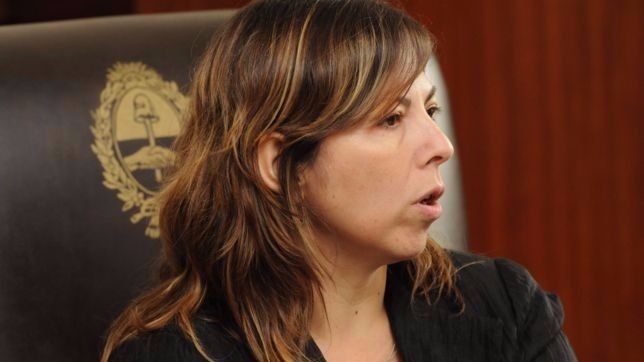 batakis: la suba de tasas ?enfria y achica el mercado interno?