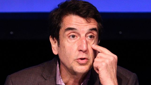 mono (suelto) con navaja