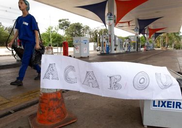 Temer renuncia a subir impuestos para cubrir el subsidio al gasoil