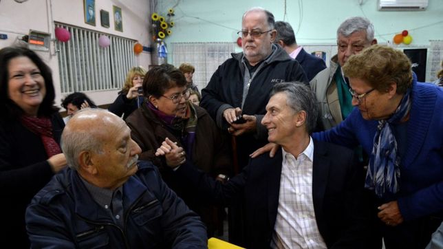 el gobierno oficializo el aumento en las jubilaciones: la minima, a $8.096