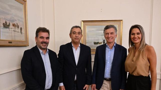 El presidente Macri visitó al intendente Javkin en la Municipalidad junto con Losada.