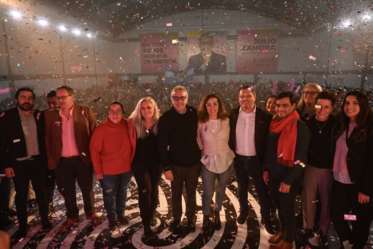 Julio Zamora y los integrantes de la boleta local.&nbsp;