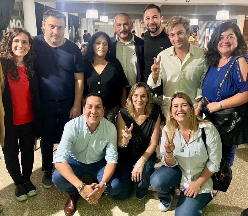 Malena Galmarini junto a los referentes del Frente Renovador en Córdoba. Malena Galmarini junto a los referentes del Frente Renovador en Córdoba.