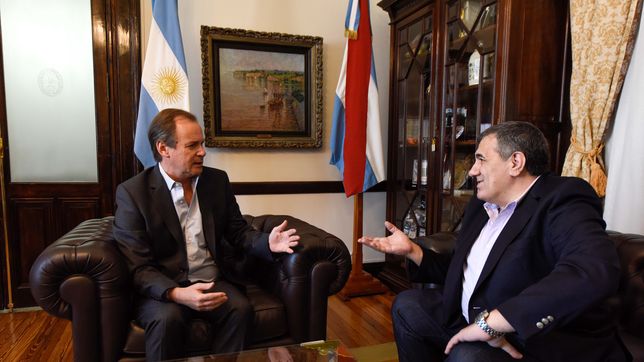 El ex gobernador Gustavo Bordet y el secretario general del partido, José Cáceres, quién ahora conducirá al peronismo de Entre Ríos.
