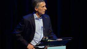 Macri y el debate: el desafío de ir sin machete y gambeta a la economía