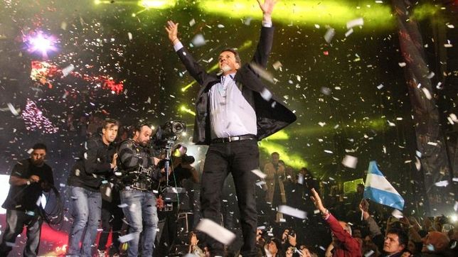 desde la ancha avenida, massa sentencio: ?voy a barrer a los noquis de la campora