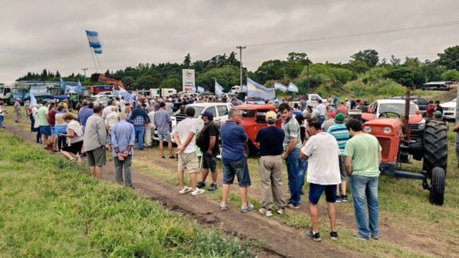tractorazos vs gestos de apoyo: el campo bonaerense exhibe sus grietas