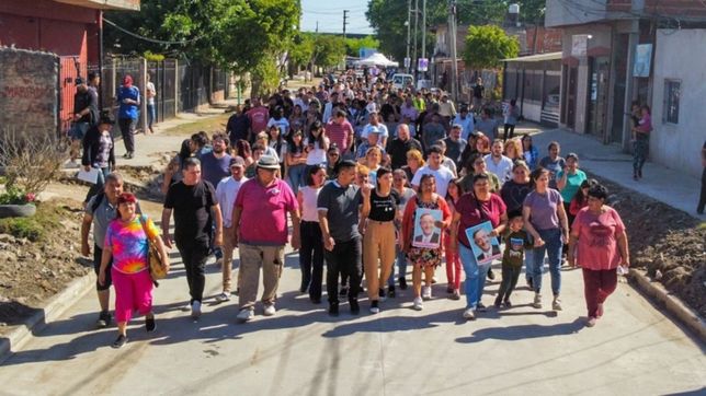 mayra mendoza inauguro obras de asfalto en bernal oeste
