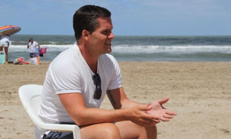 Agustín Forchieri en playa