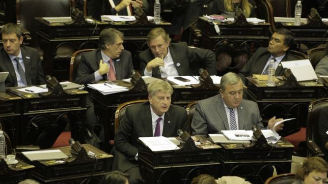 los cuatro votos que torcieron una sesion que temio por el fracaso