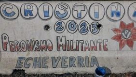 La interna del peronismo, en las paredes del conurbano.