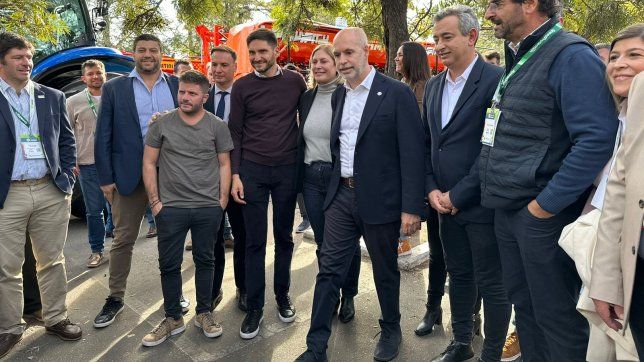 larreta suspendio el cierre y continuo de gira por santa fe y entre rios