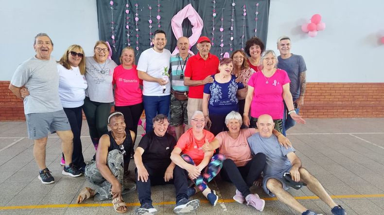 Marcelo Matzkin durante su visita a la Sociedad Vecinal de Villa Carmencita