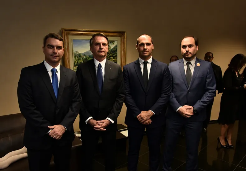 Eduardo, Jair, Flávio y Carlos Bolsonaro: los buenos muchachos del clan ultra de Brasil.