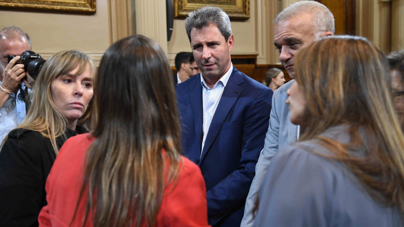 Sergio Uñac todavía no define su voto para la sesión que tratará la ley ómnibus XS en el Senado. 