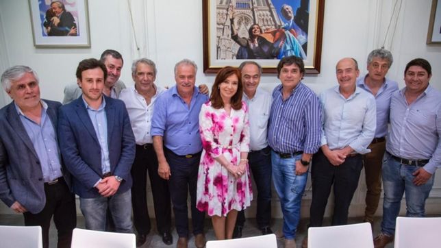 con cfk en modo jefa, intendentes en guardia por la definicion de listas