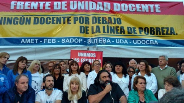 contra las ?siete propuestas indignas? de vidal, docentes hacen el cuarto paro