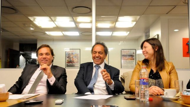 scioli fue a clarin a pedir el voto por el frente para la victoria