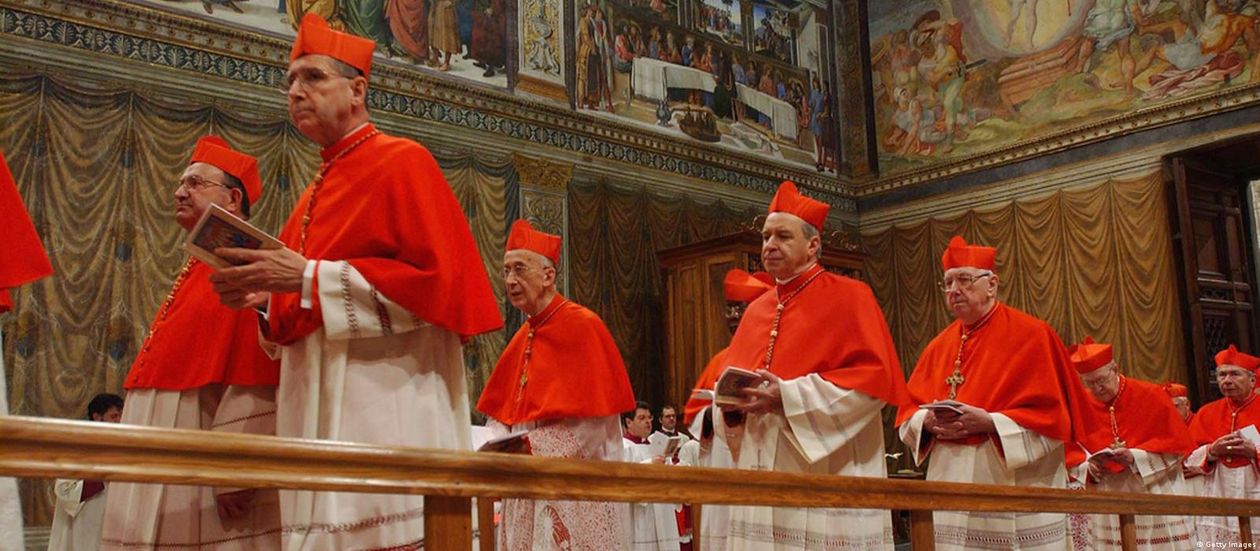 El cónclave sucesorio se lleva a cabo en la Capilla Sixtina