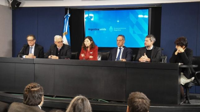 nada de cuotas: el mercado presiona al gobierno para una devaluacion brusca