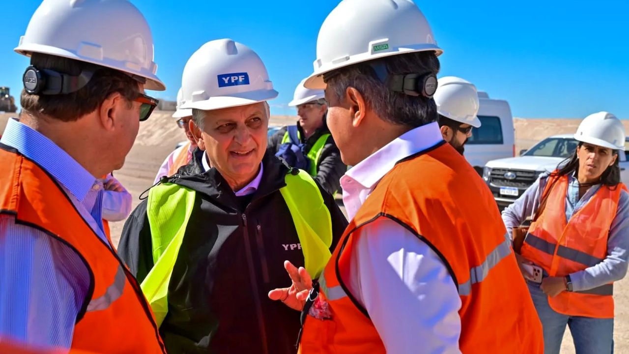 Horacio Marín, ceo de YPF, con gobernadores patagónicos en Vaca Muerta