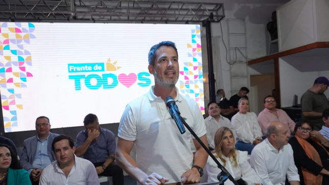 César Lezcano, coordinador de la Escuela de Oficios y actual diputado provincial, acompaña a Ascúa como candidato a vicegobernador en Corrientes.