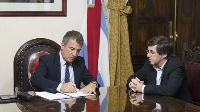 urribarri promulgo la reforma electoral para calmar a sus intendentes