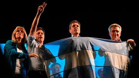 el batacazo en numeros: milei sumo 500 mil votos y massa, mas de 4,3 millones