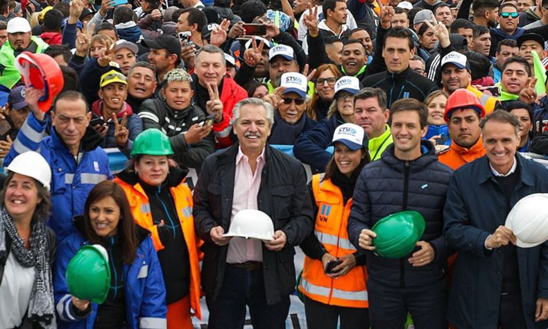 Alberto Fernández junto a trabajadores y trabajadoras Alberto Fernandez