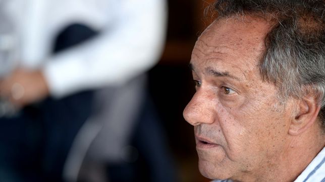 que tiene scioli en la cabeza