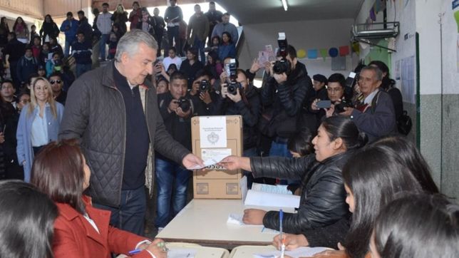 morales consigue la reeleccion pero pierde votos respecto a 2015