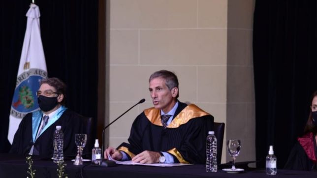 solo dios sabe quien mandara en los claustros del opus dei