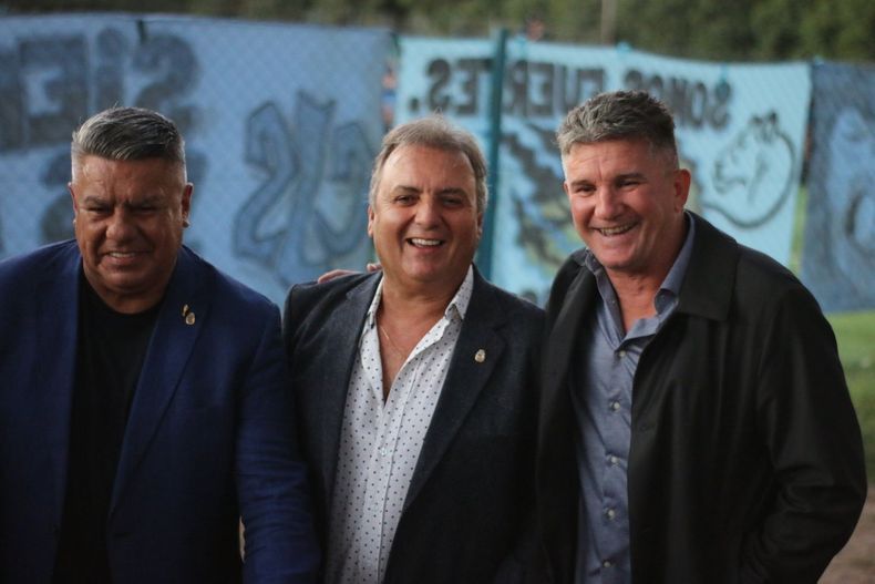 Luis Artime, Alicio Dagatti y Claudio Chiqui Tapia, en Río Cuarto.