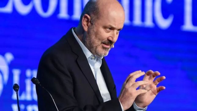 La oposición involucra a Federico Sturzenegger en el caso ANDIS. 