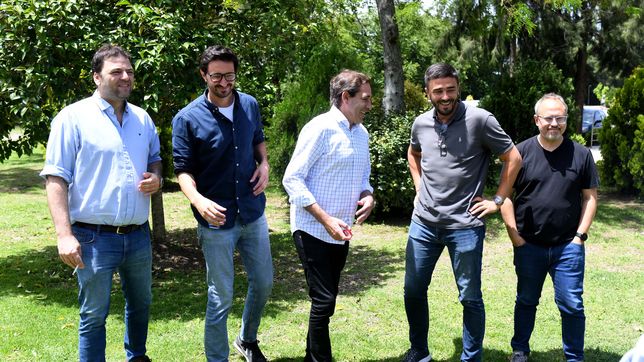 cumbre en la plata: con miradas disimiles, intendentes pro esperan el ballotage