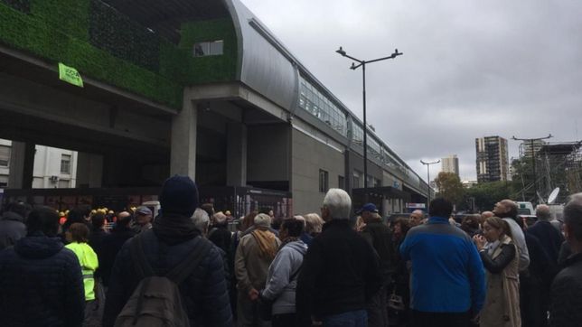 mientras macri polarizaba, afuera la grieta enfrentaba a vecinos y obreros